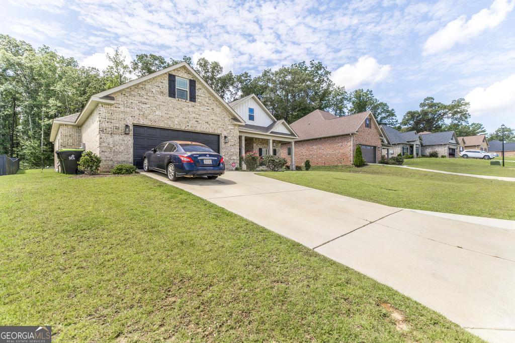 306 Rustic Live Oak Trail Property Photo 3