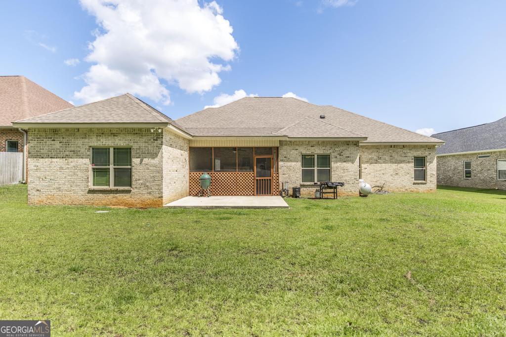 306 Rustic Live Oak Trail Property Photo 32