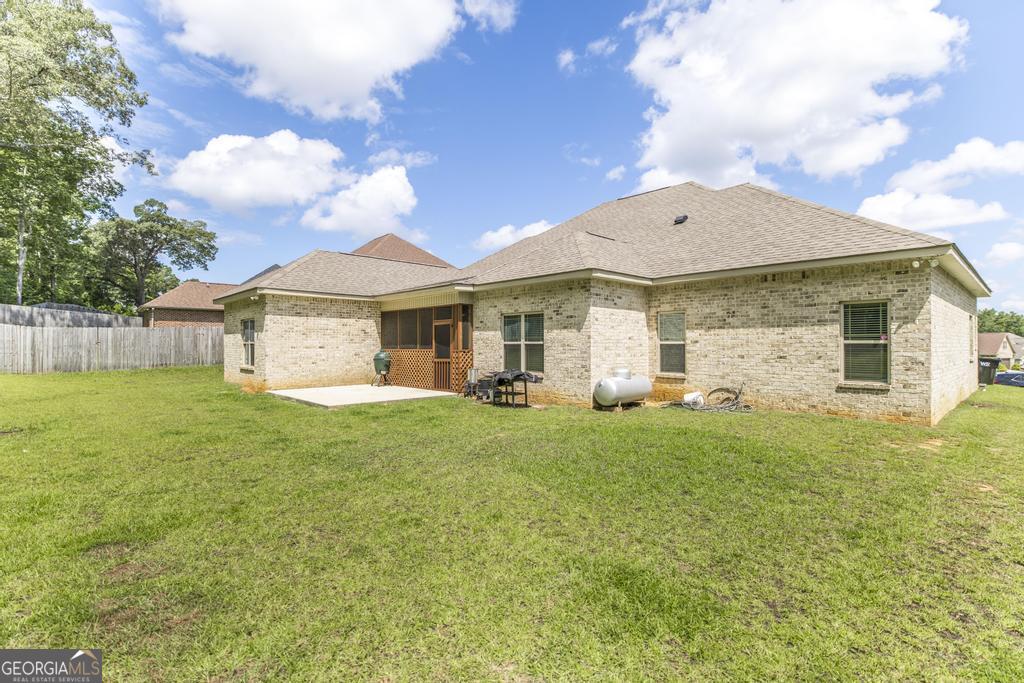 306 Rustic Live Oak Trail Property Photo 33
