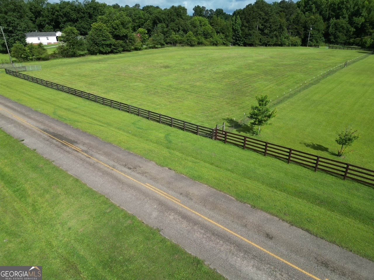 1423 Imlac Road Property Photo 2