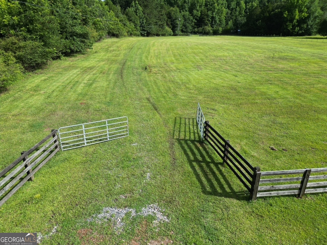 1423 Imlac Road Property Photo 3