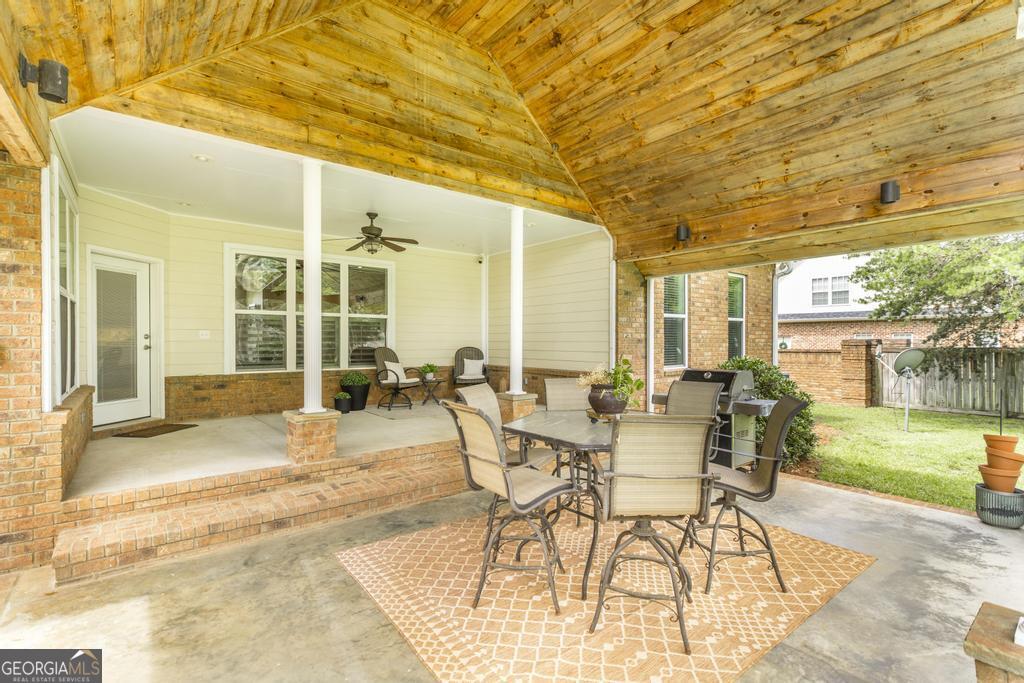 202 Lowpoint Trail Property Photo 40