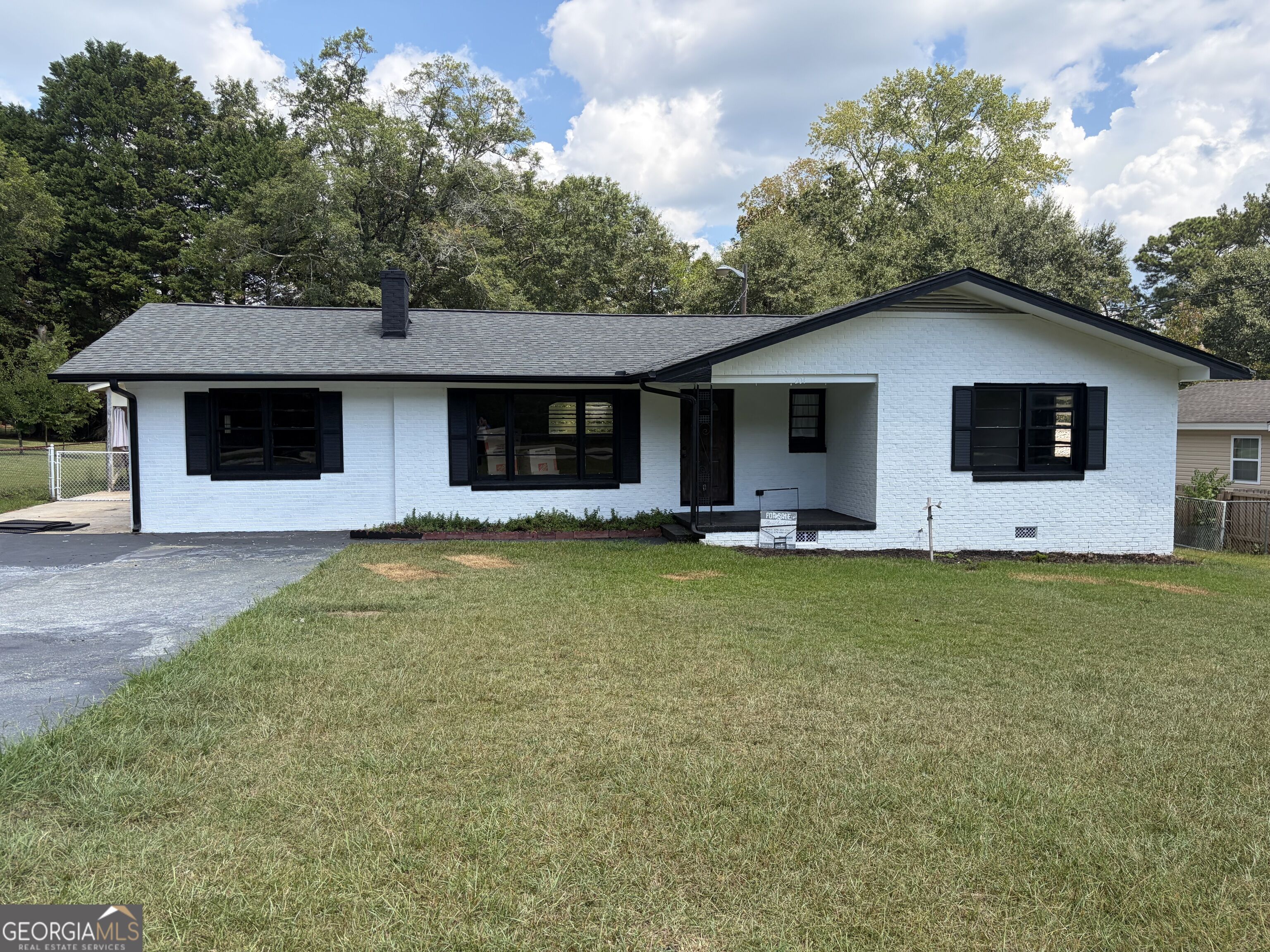 204 Diane Drive Property Photo 1