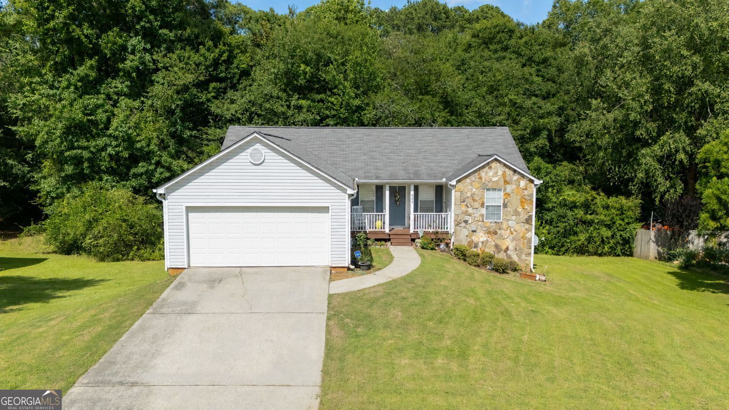 802 Windsor Drive Property Photo 1