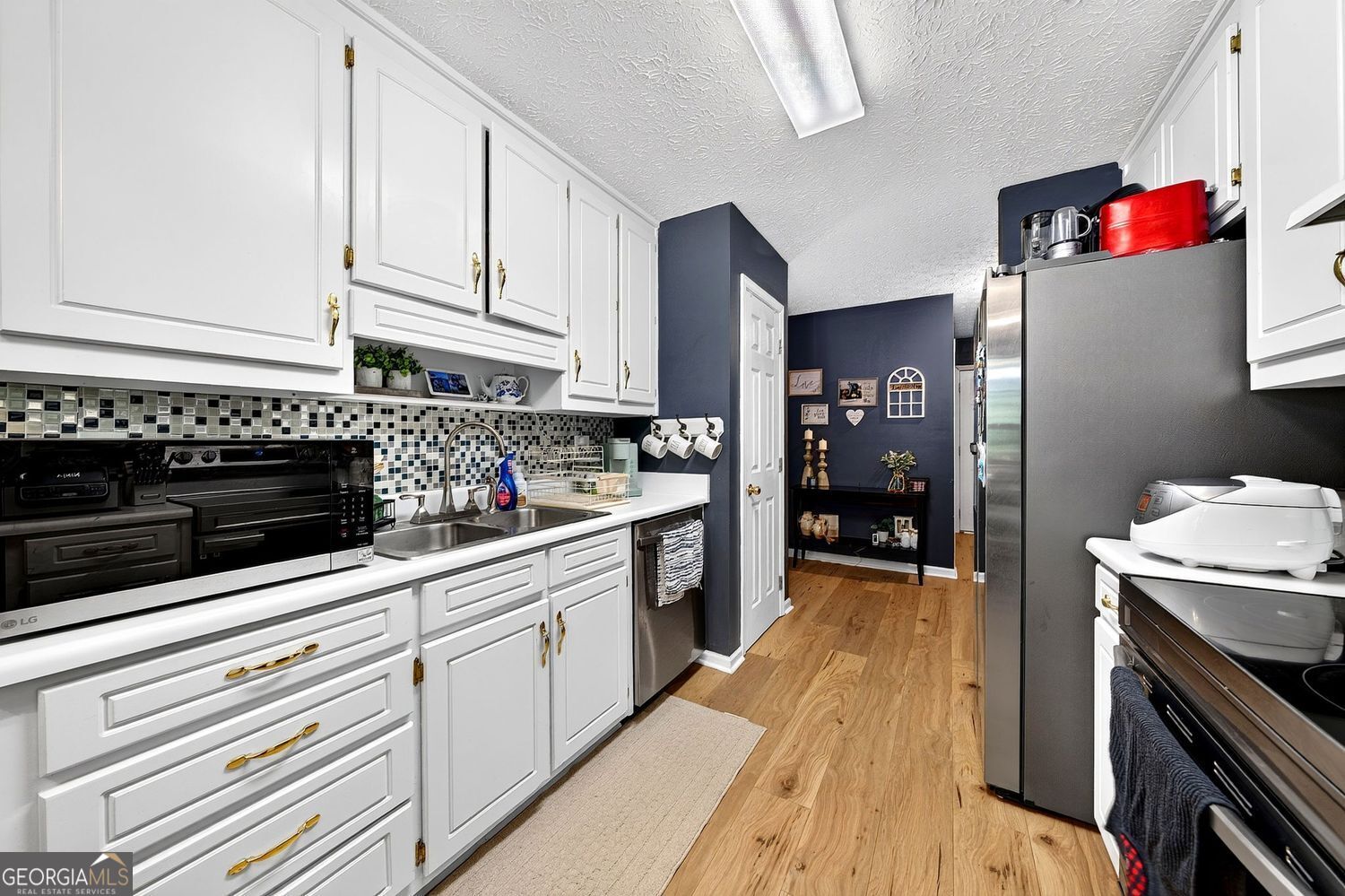 802 Windsor Drive Property Photo 6