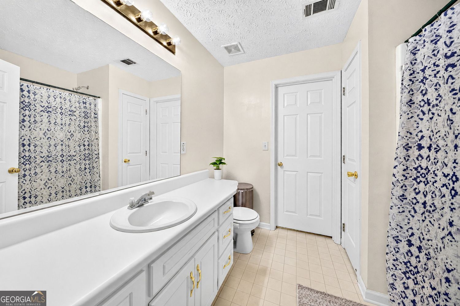 802 Windsor Drive Property Photo 12