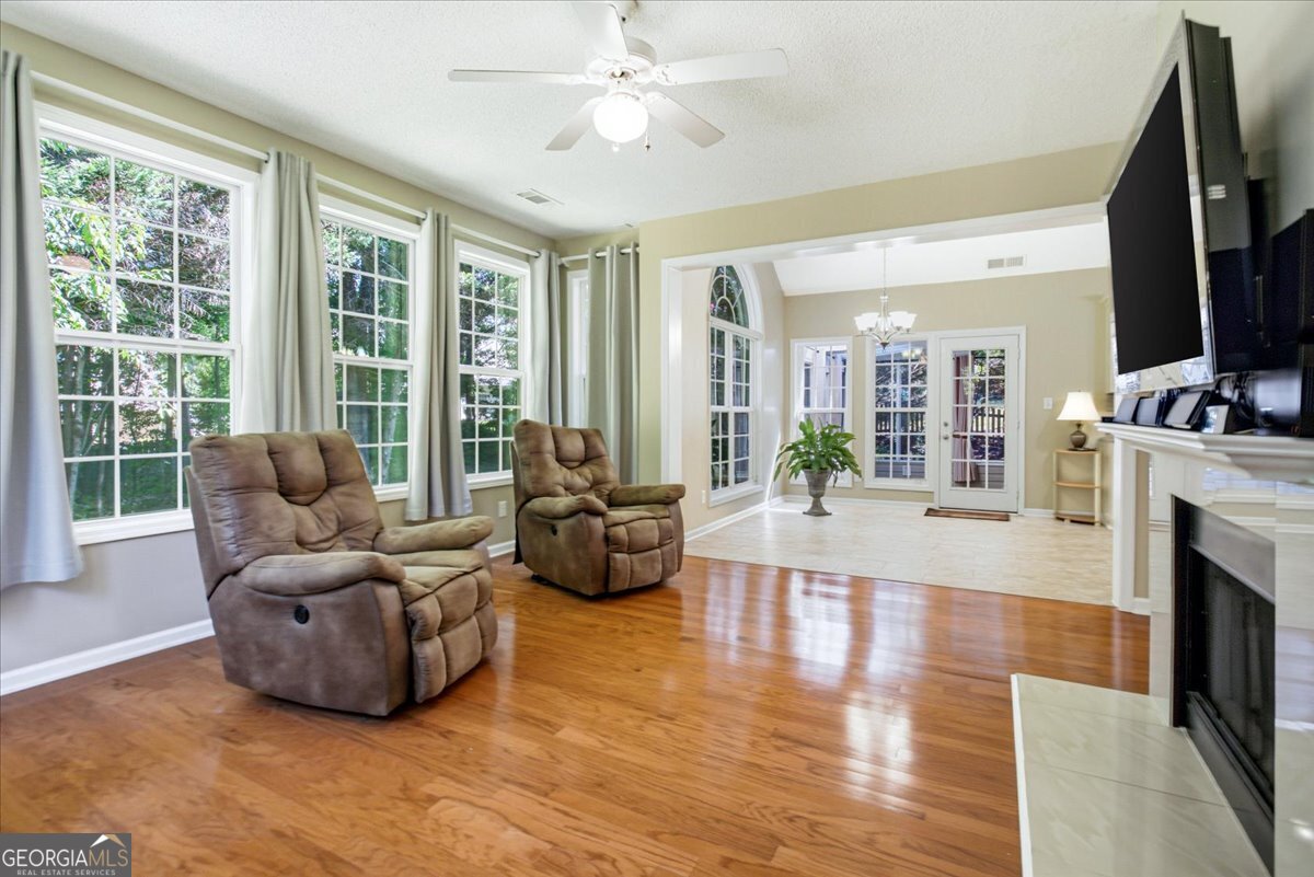 100 Avondale Circle Property Photo 10