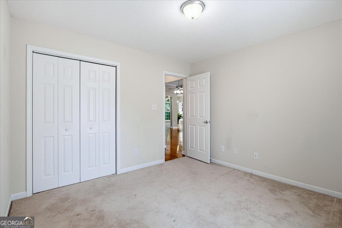 100 Avondale Circle Property Photo 20