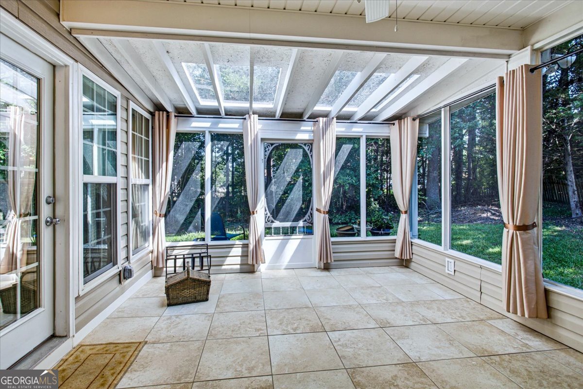 100 Avondale Circle Property Photo 31