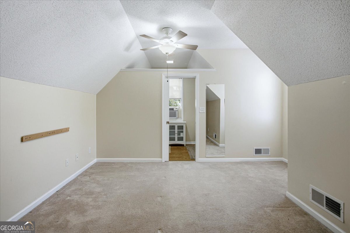 100 Avondale Circle Property Photo 34