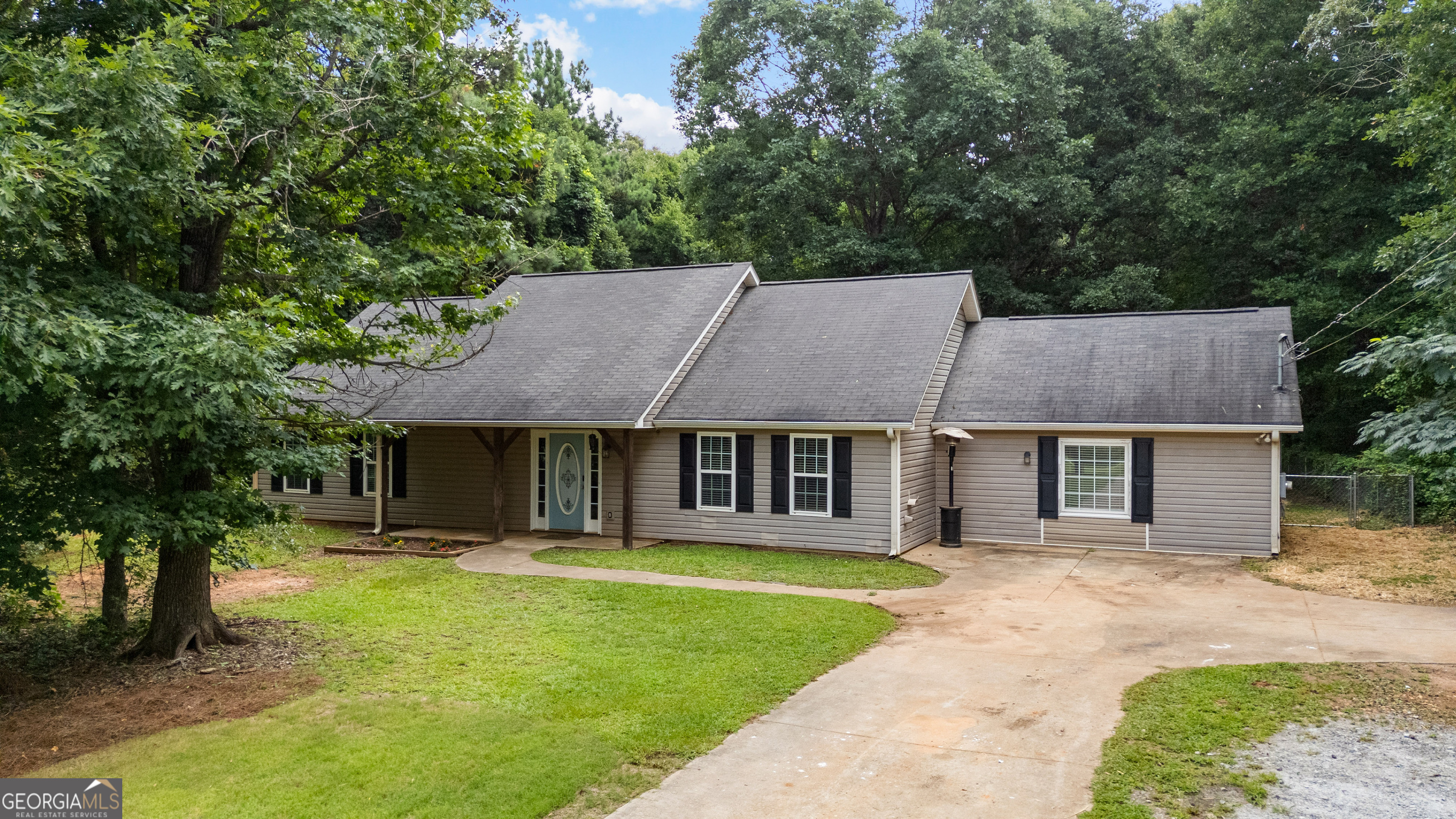 1141 Old 41 Highway Property Photo 1