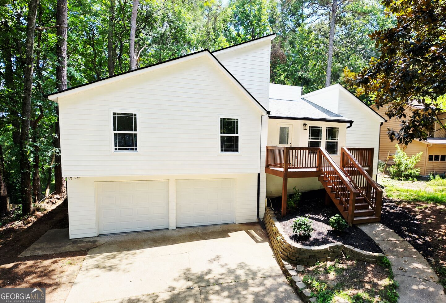 4610 Kings Crossing Drive Ne Property Photo 1