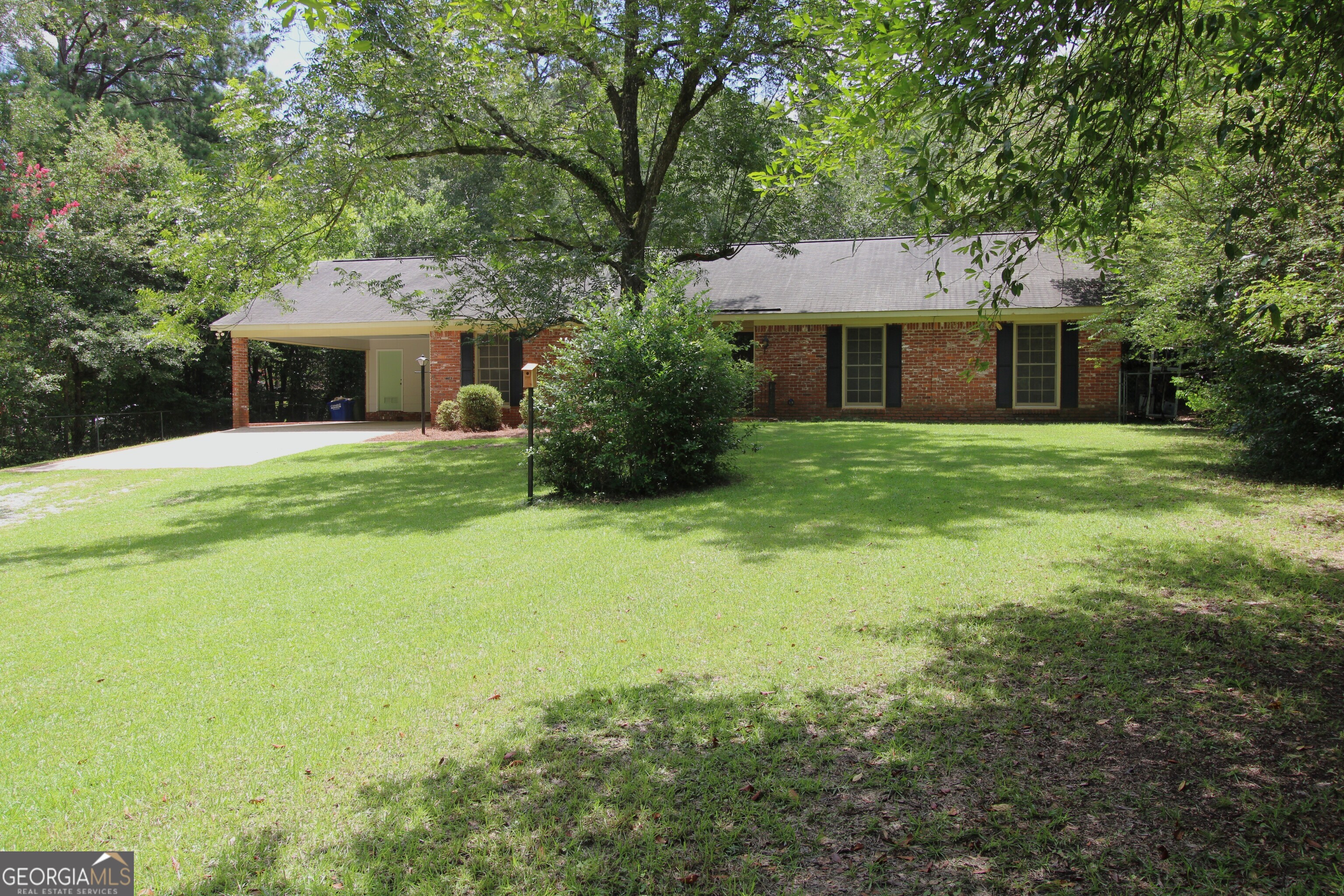 5400 Holland Drive