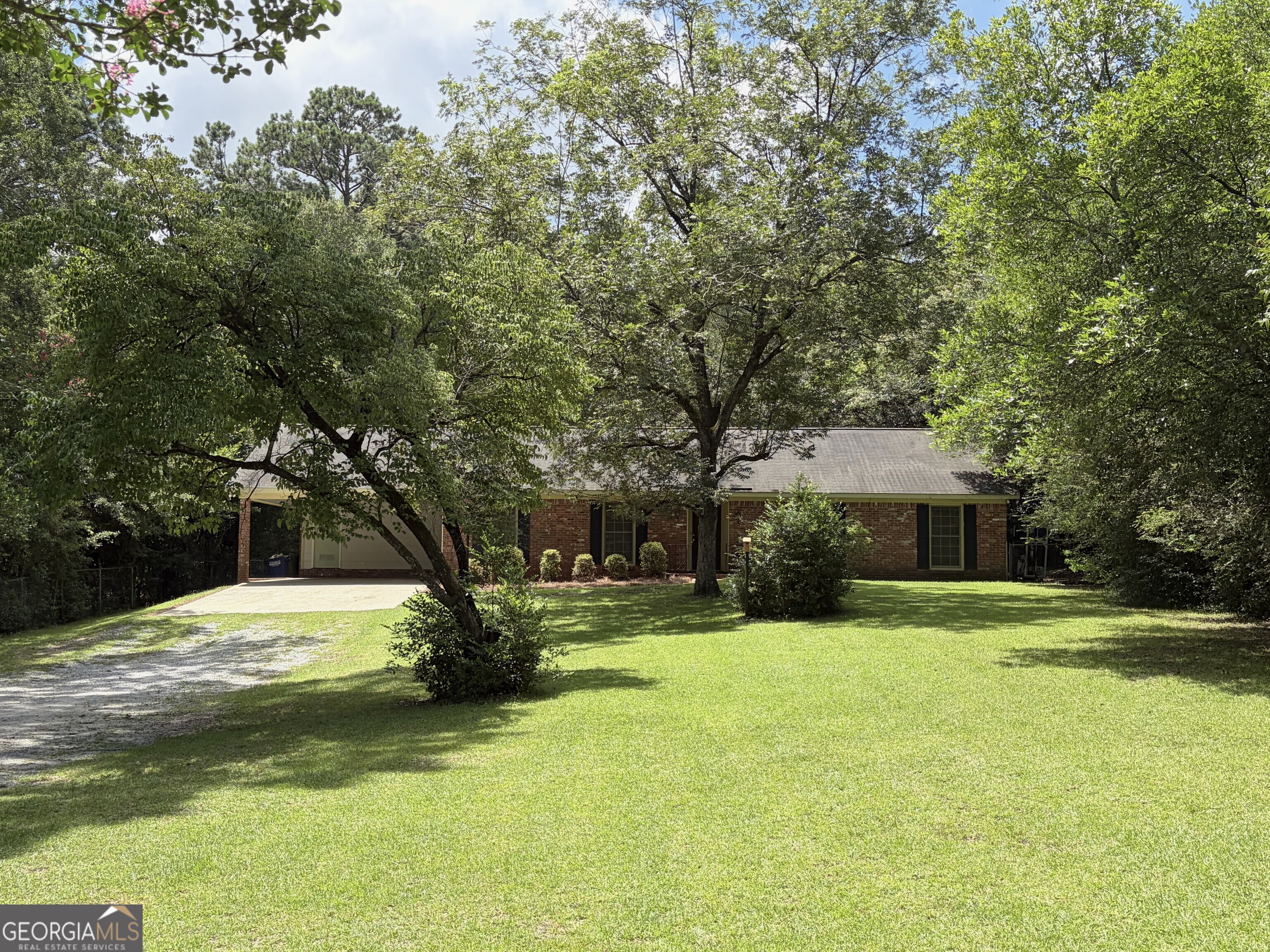 5400 Holland Drive Property Photo 4