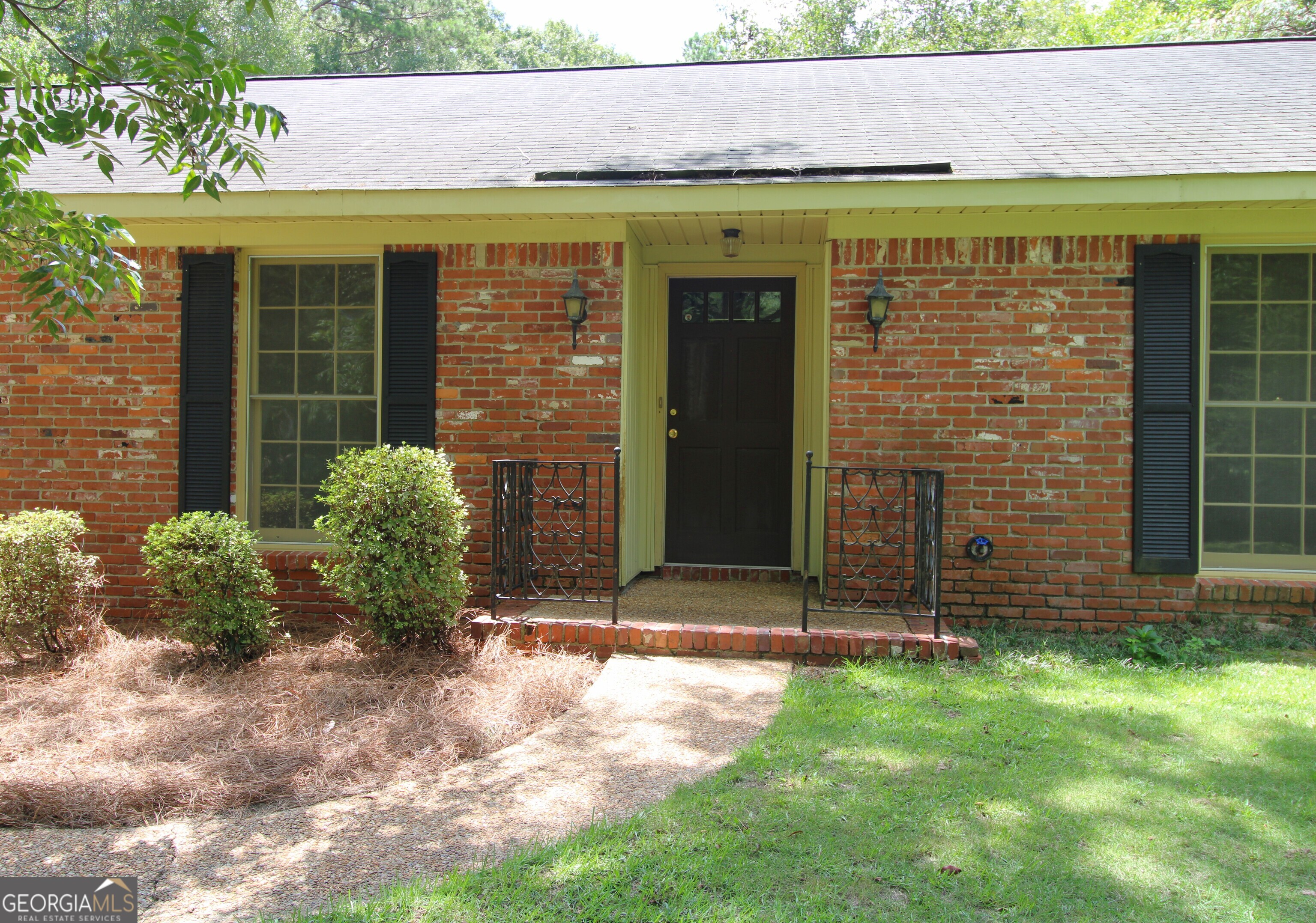 5400 Holland Drive Property Photo 6