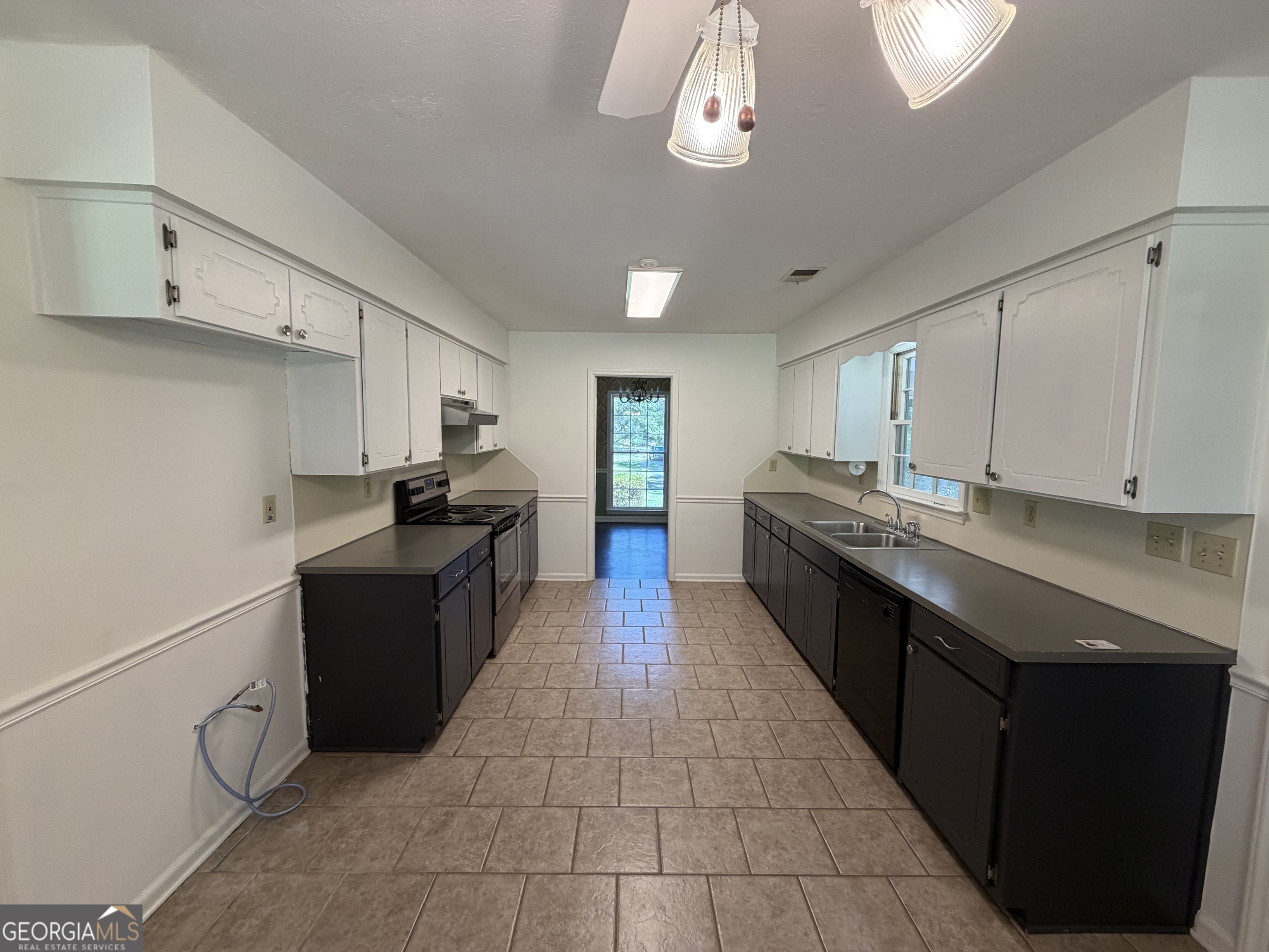 5400 Holland Drive Property Photo 16