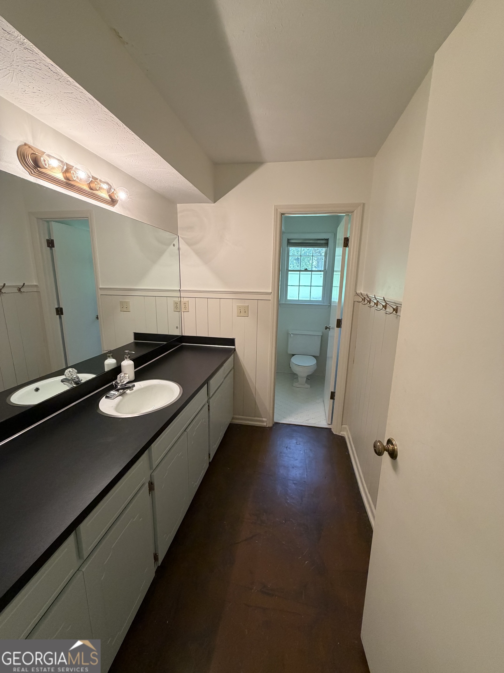 5400 Holland Drive Property Photo 32
