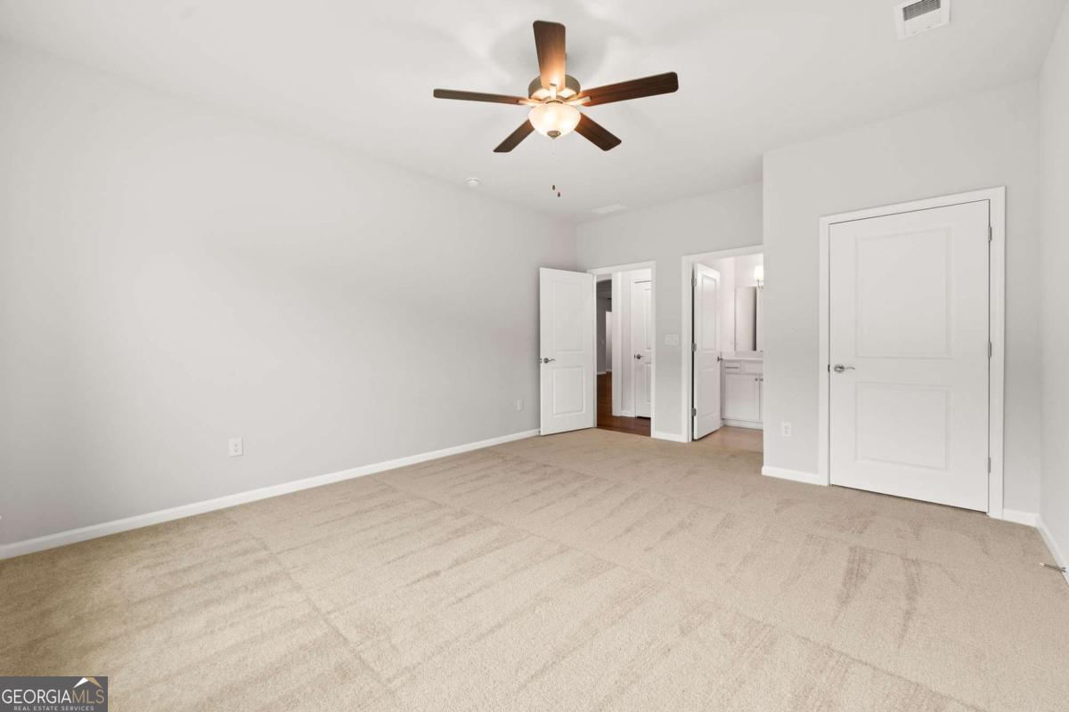 5625 Willow Springs Place Property Photo 11