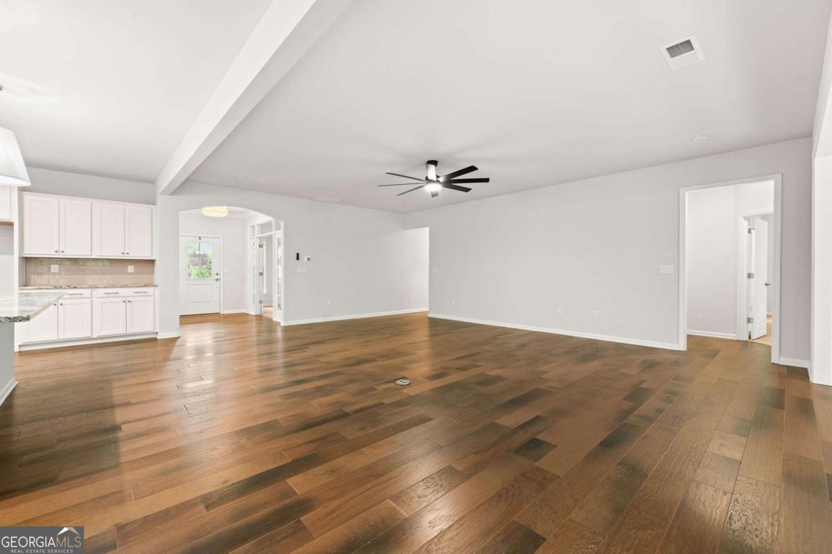 5625 Willow Springs Place Property Photo 17