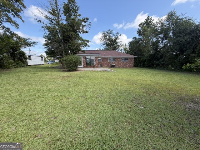 815 E Edwards Street Property Photo 3