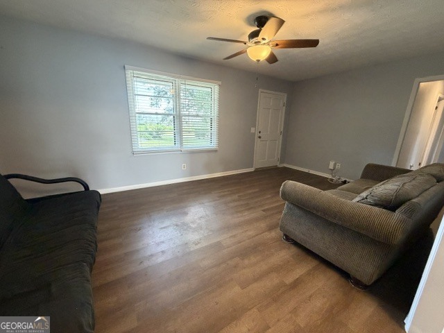 815 E Edwards Street Property Photo 9