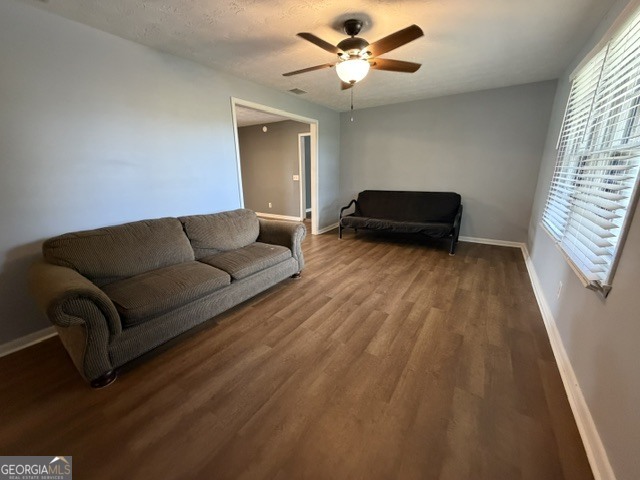 815 E Edwards Street Property Photo 10