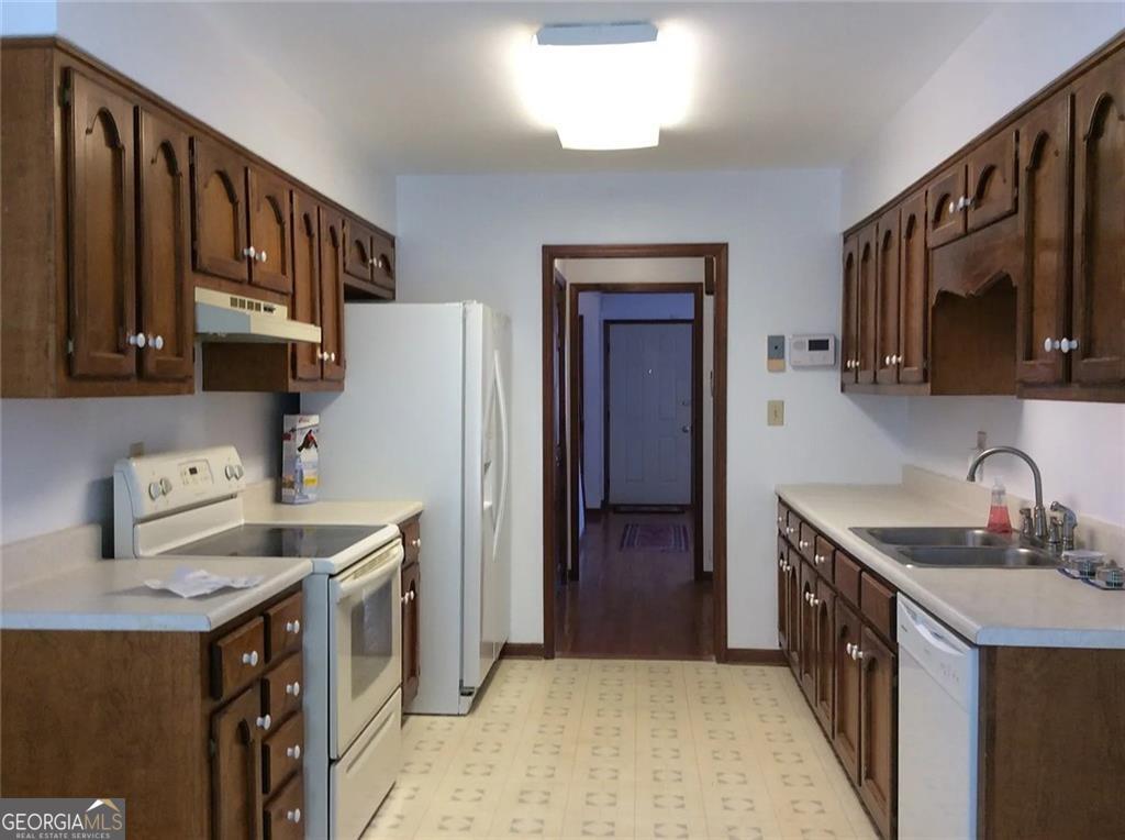 7090 Williamsburg Drive Property Photo 2