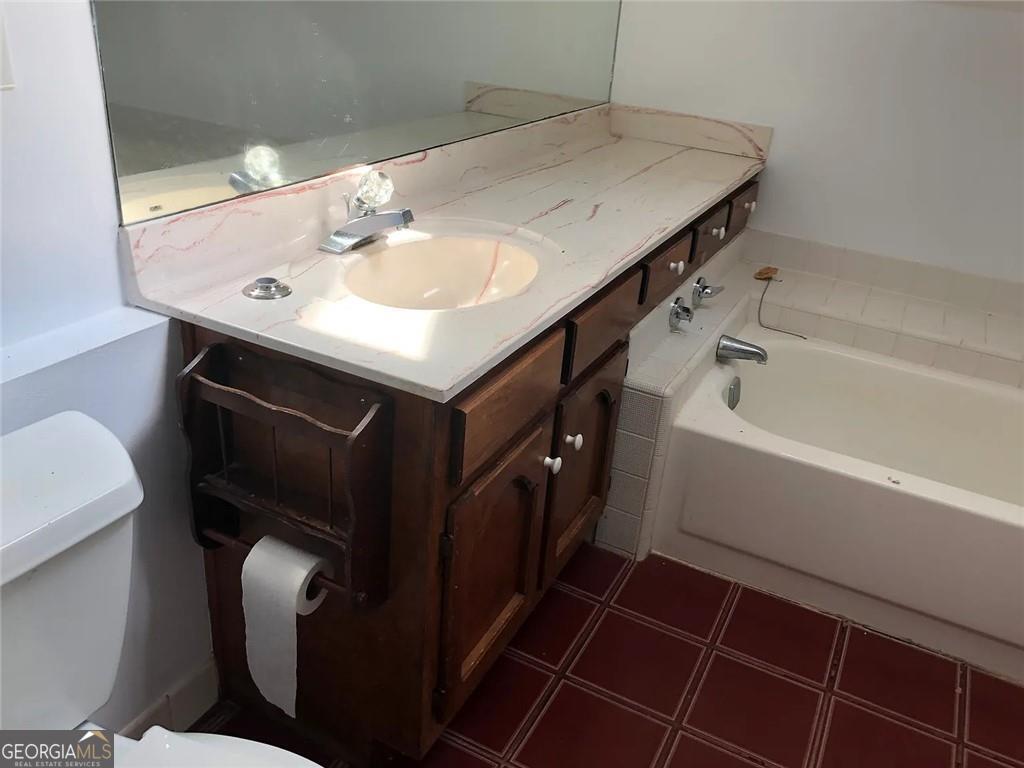 7090 Williamsburg Drive Property Photo 6