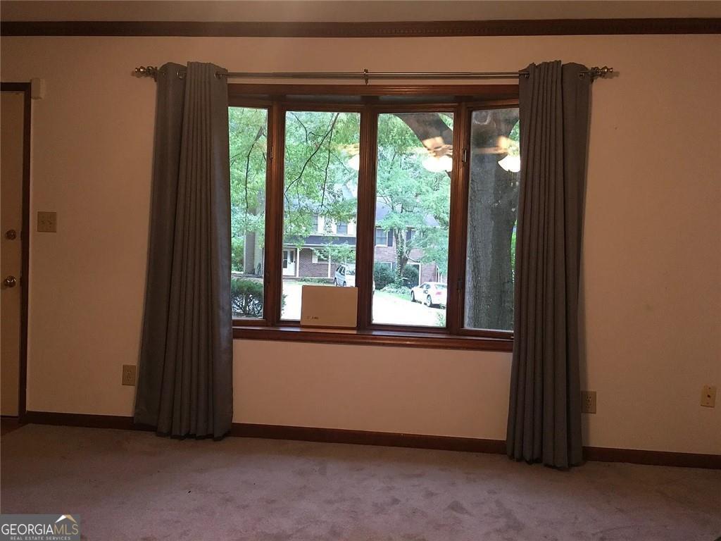 7090 Williamsburg Drive Property Photo 9