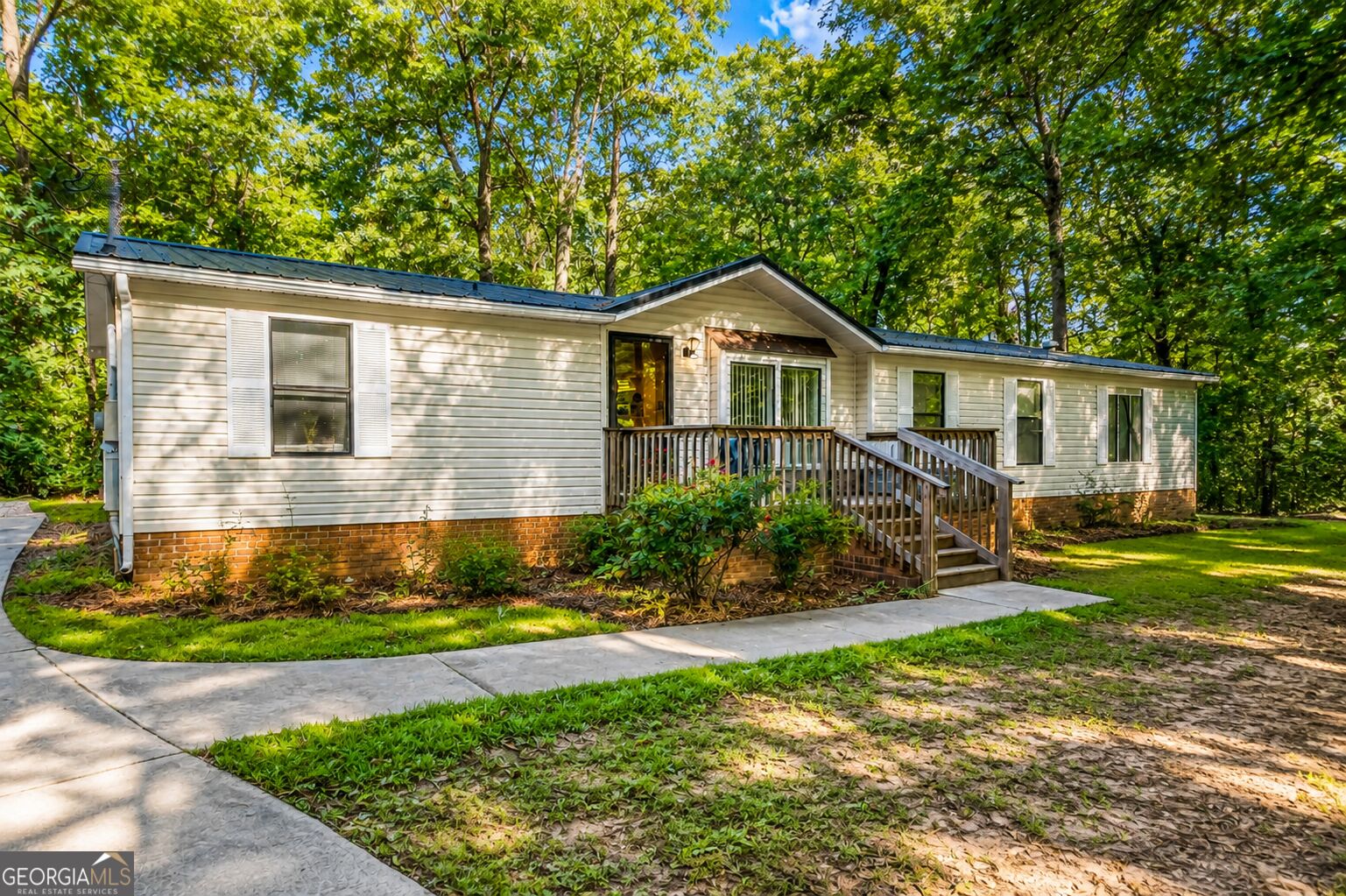 2048 Highway 82 Property Photo 1
