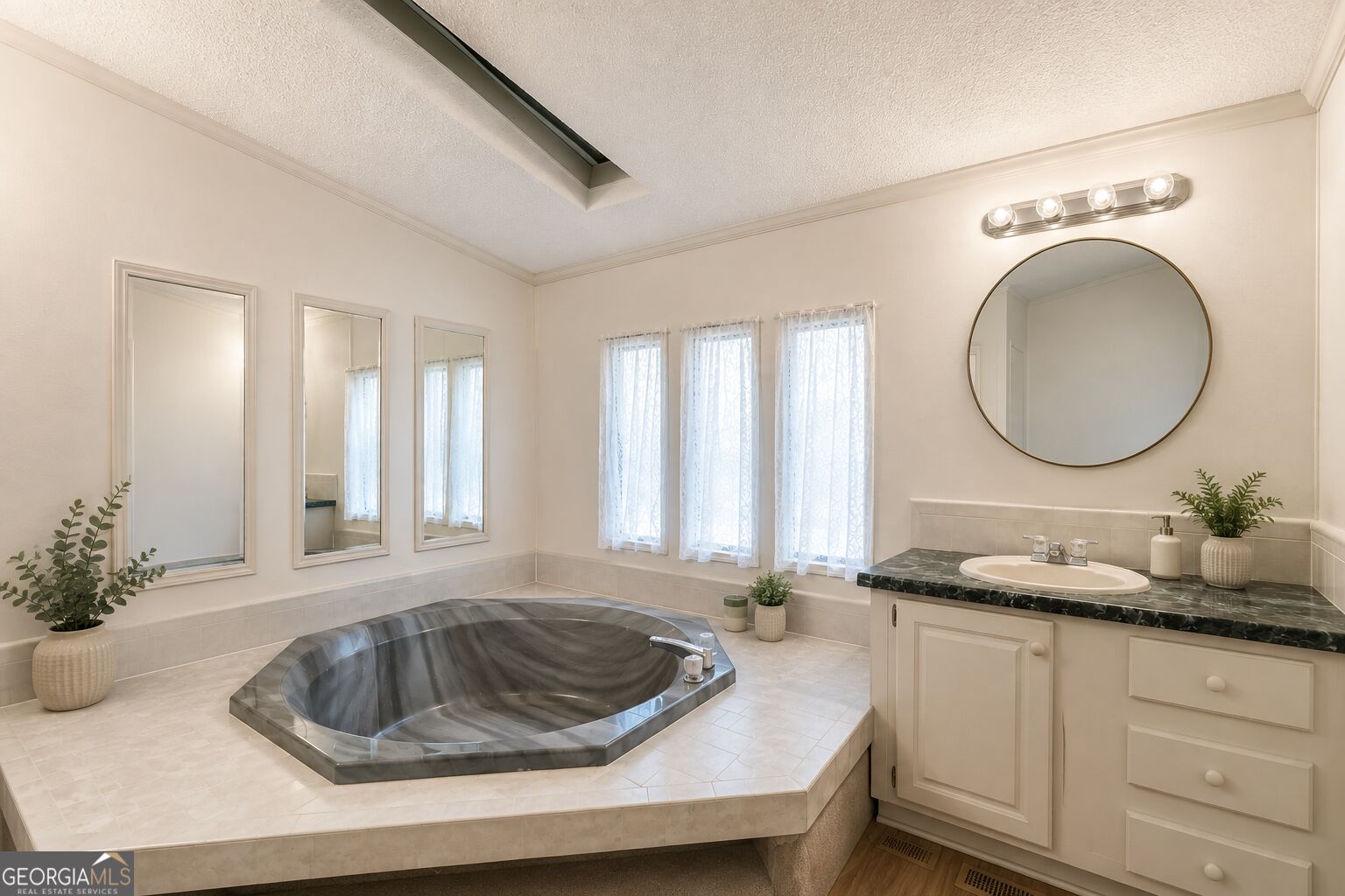 2048 Highway 82 Property Photo 11