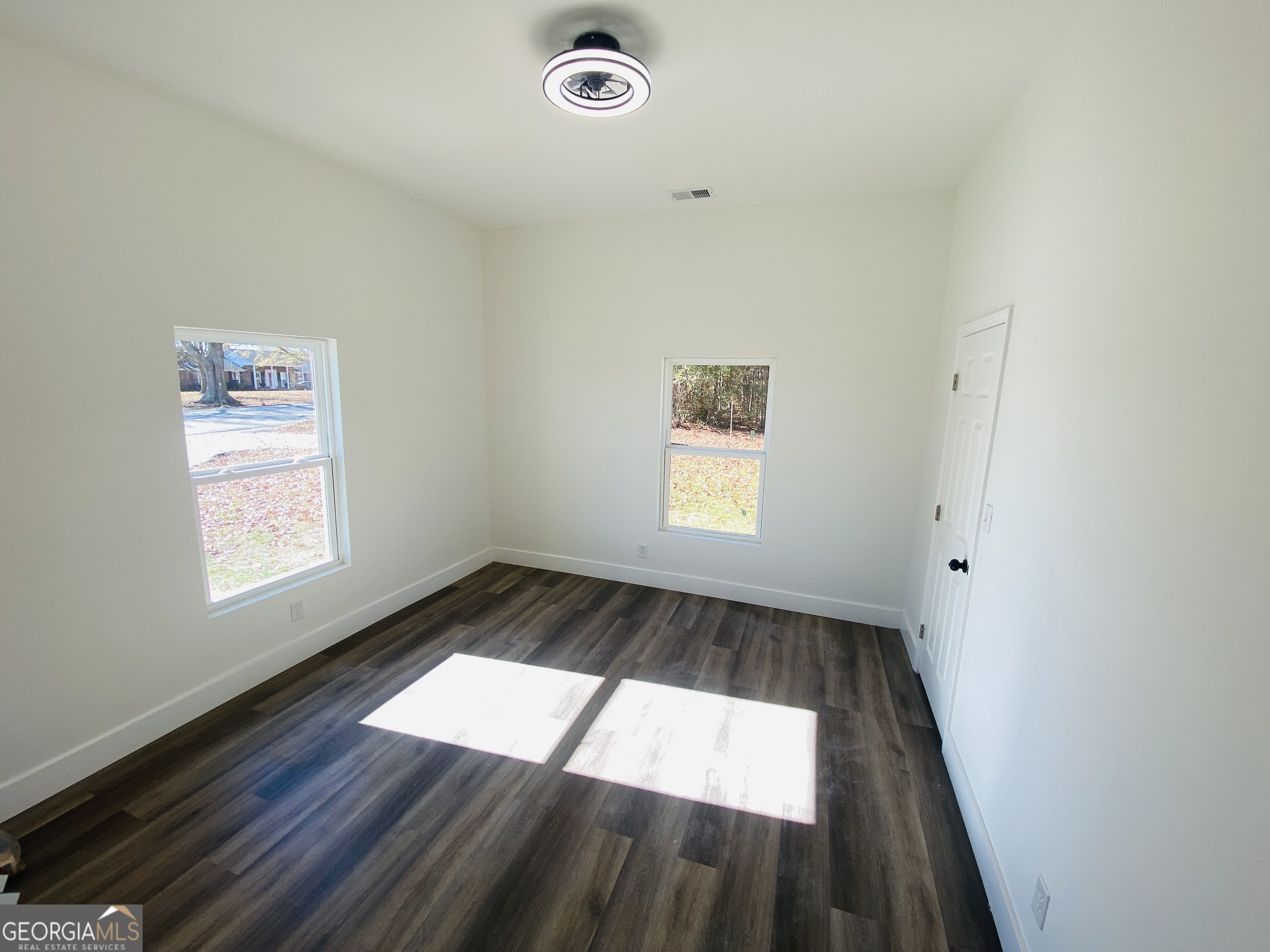545 Shady Lane Property Photo 8