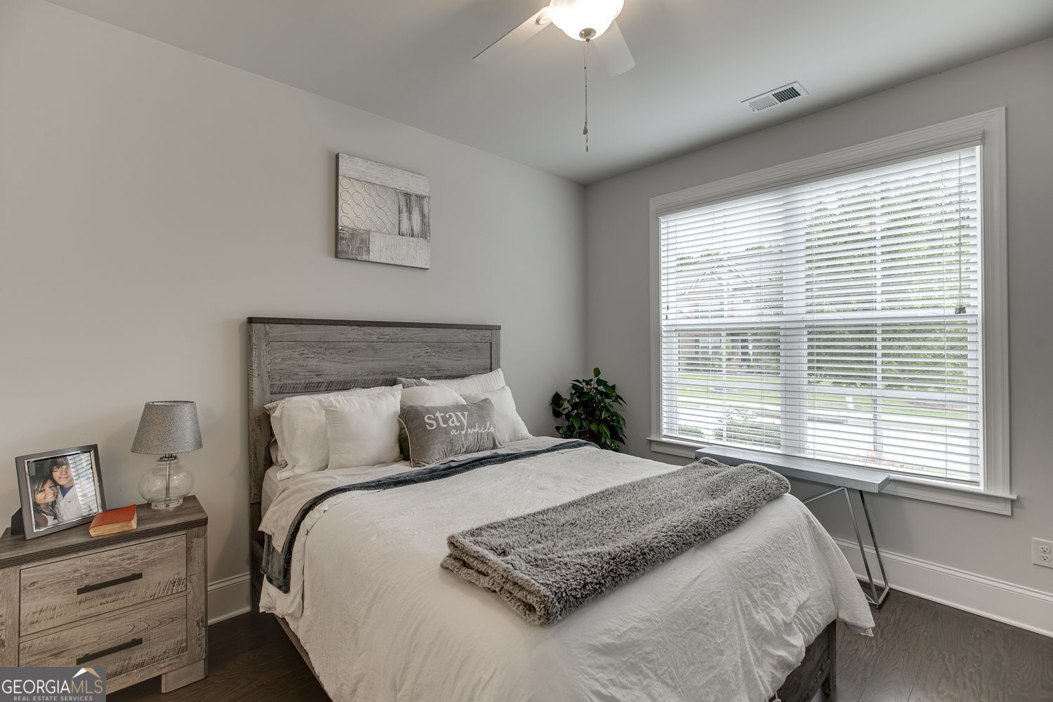 4862 Stone Way Path Property Photo 4
