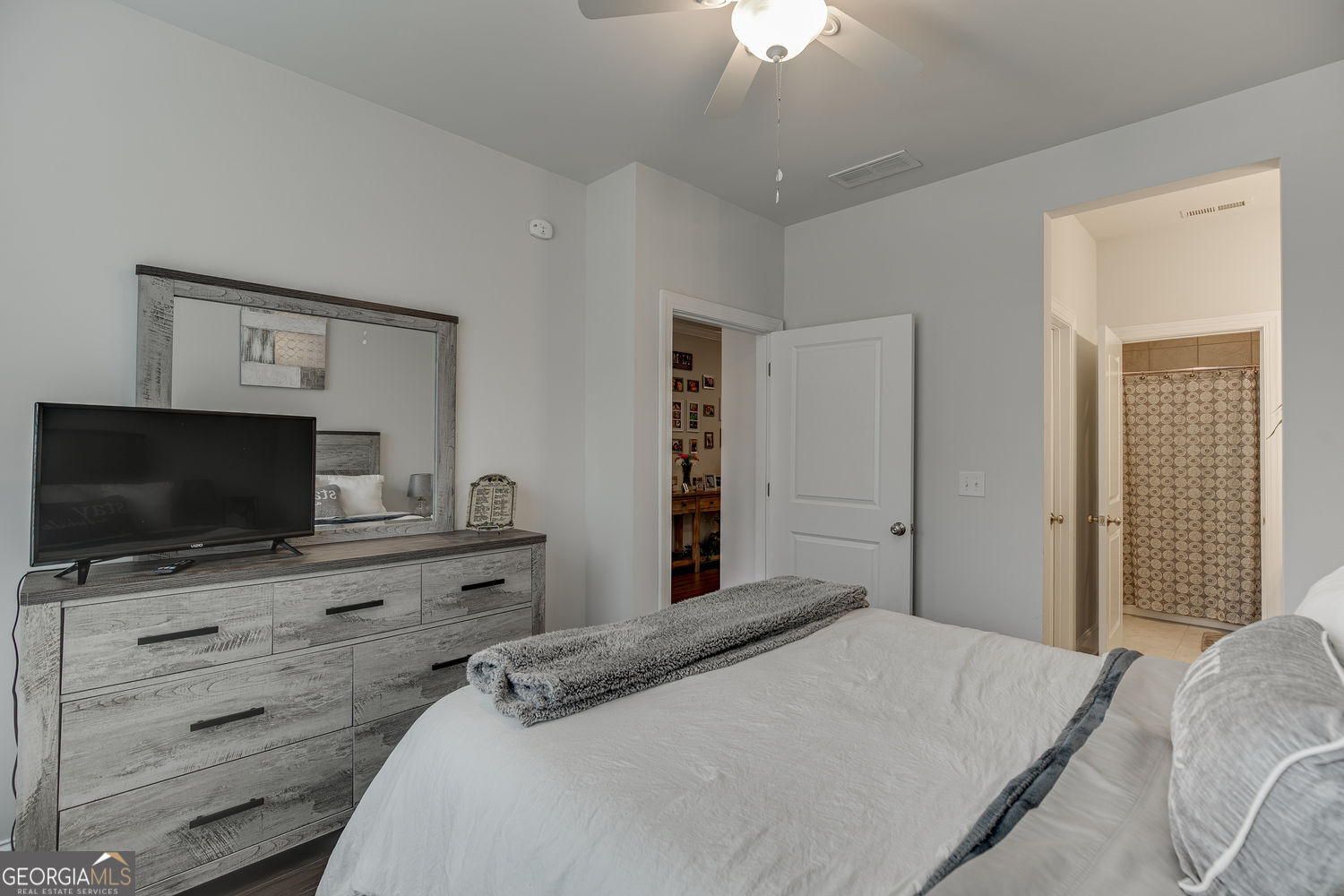 4862 Stone Way Path Property Photo 6