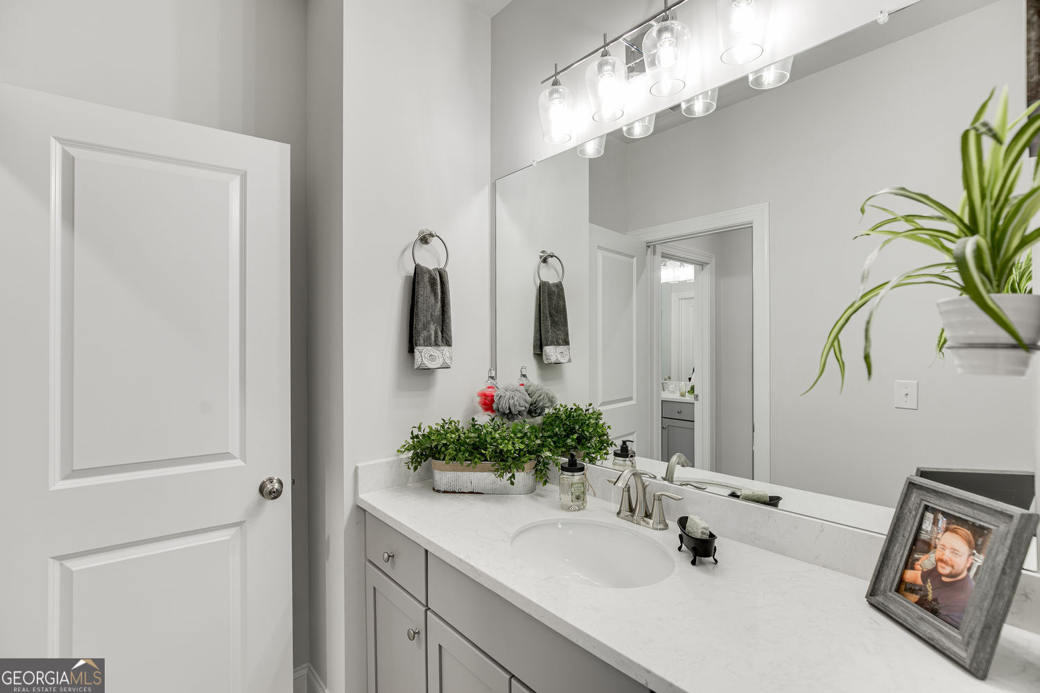 4862 Stone Way Path Property Photo 13