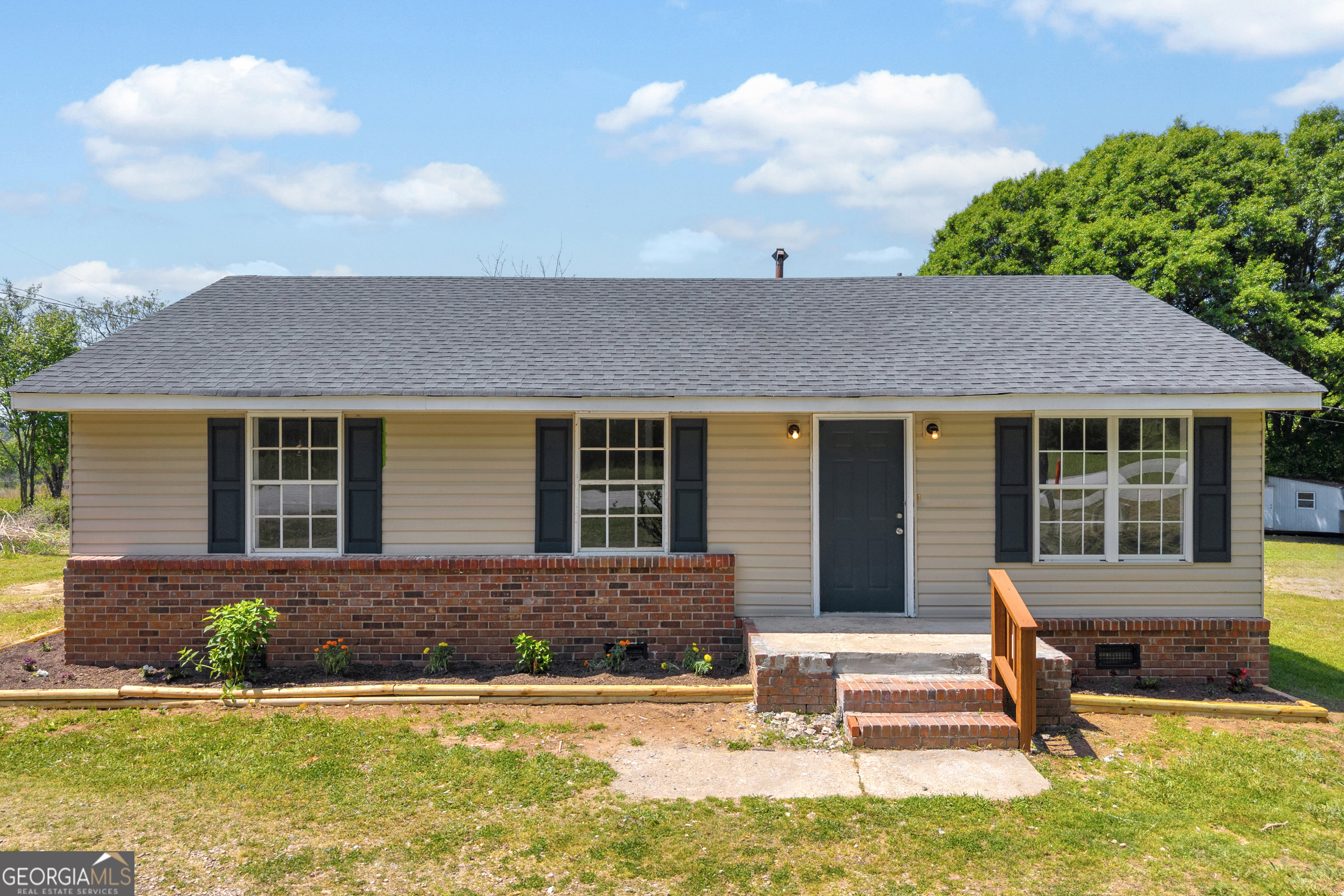 3871 Highway 17 Property Photo 1