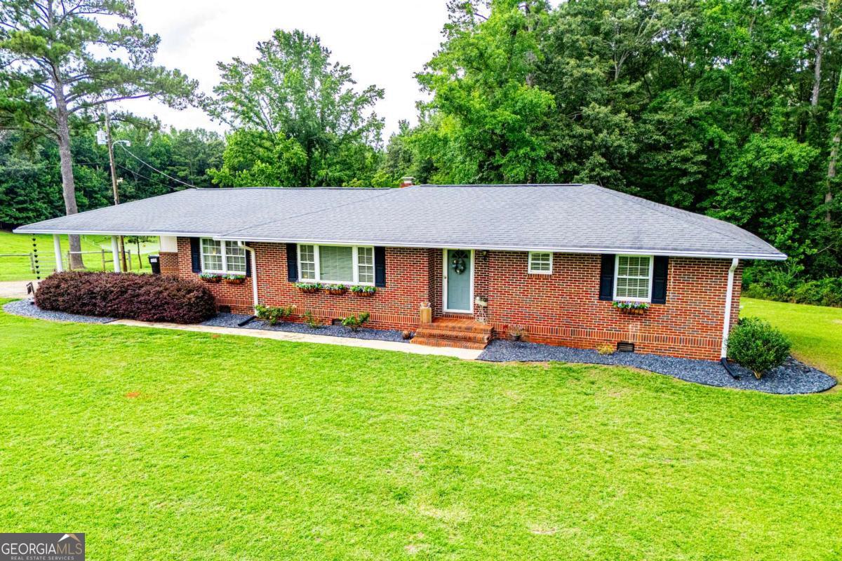 4624 Jacksonville Road Property Photo 2