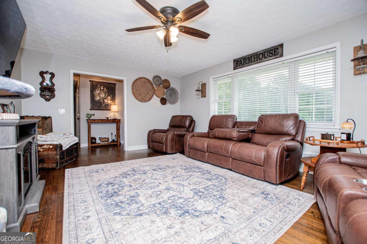 4624 Jacksonville Road Property Photo 15