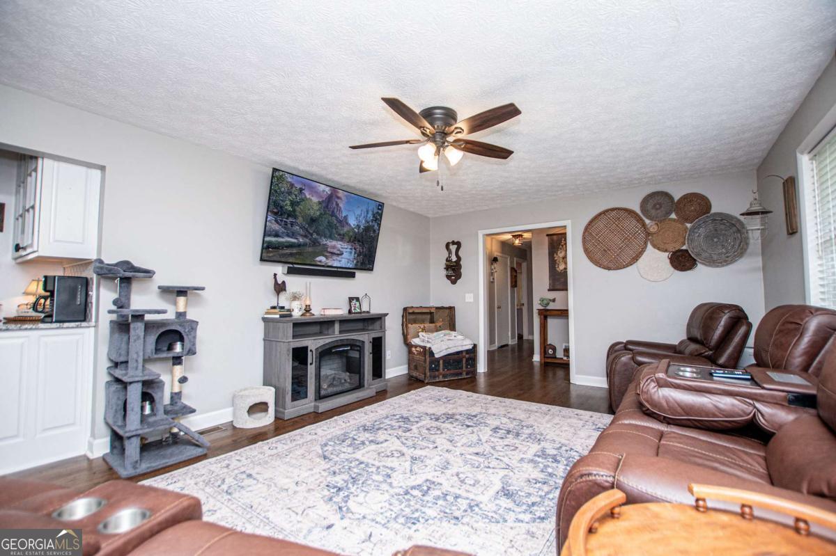 4624 Jacksonville Road Property Photo 17