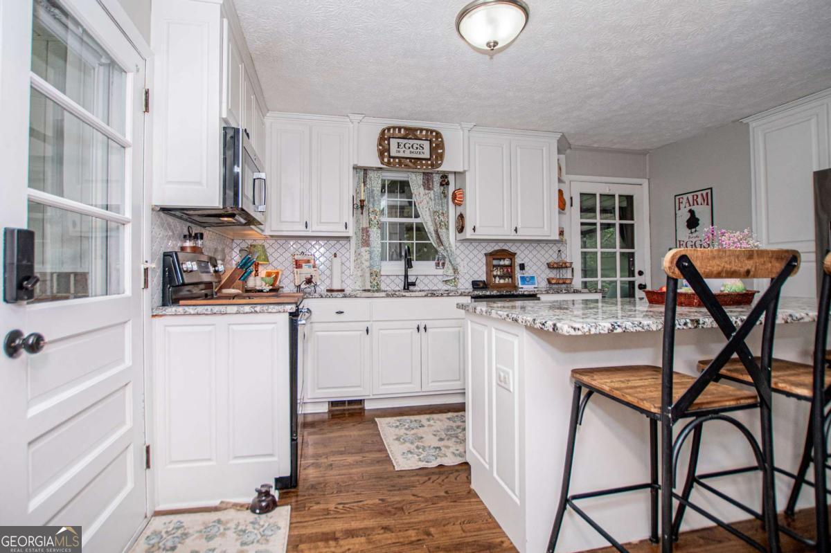 4624 Jacksonville Road Property Photo 24