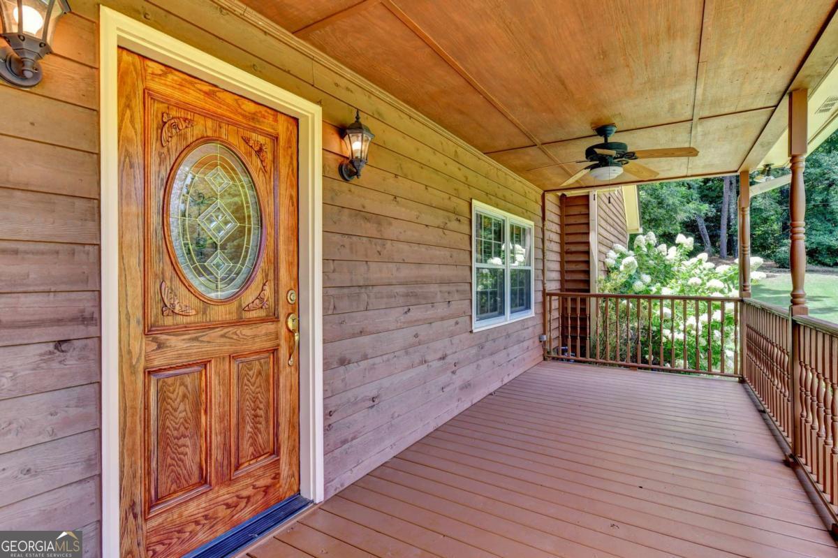 1889 Ridgedale Drive Property Photo 3