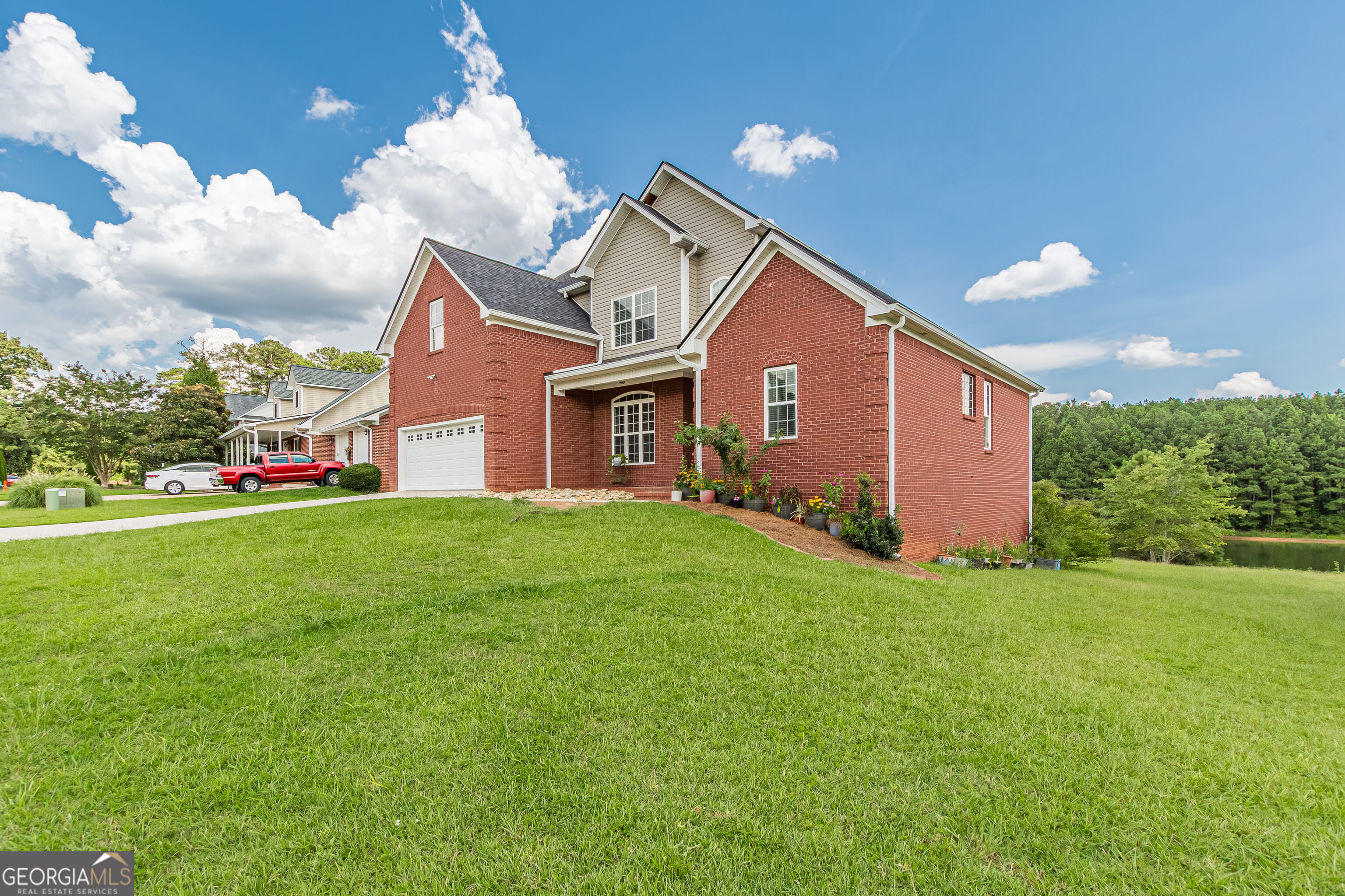 25 Westmoreland Lake Drive Property Photo 3