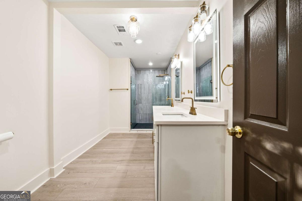 2949 Pearl Street Property Photo 14