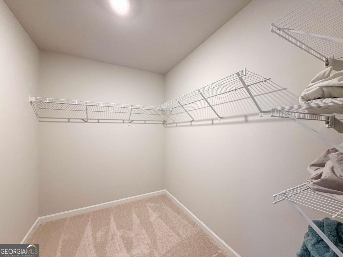 628 Sidney Street Property Photo 3