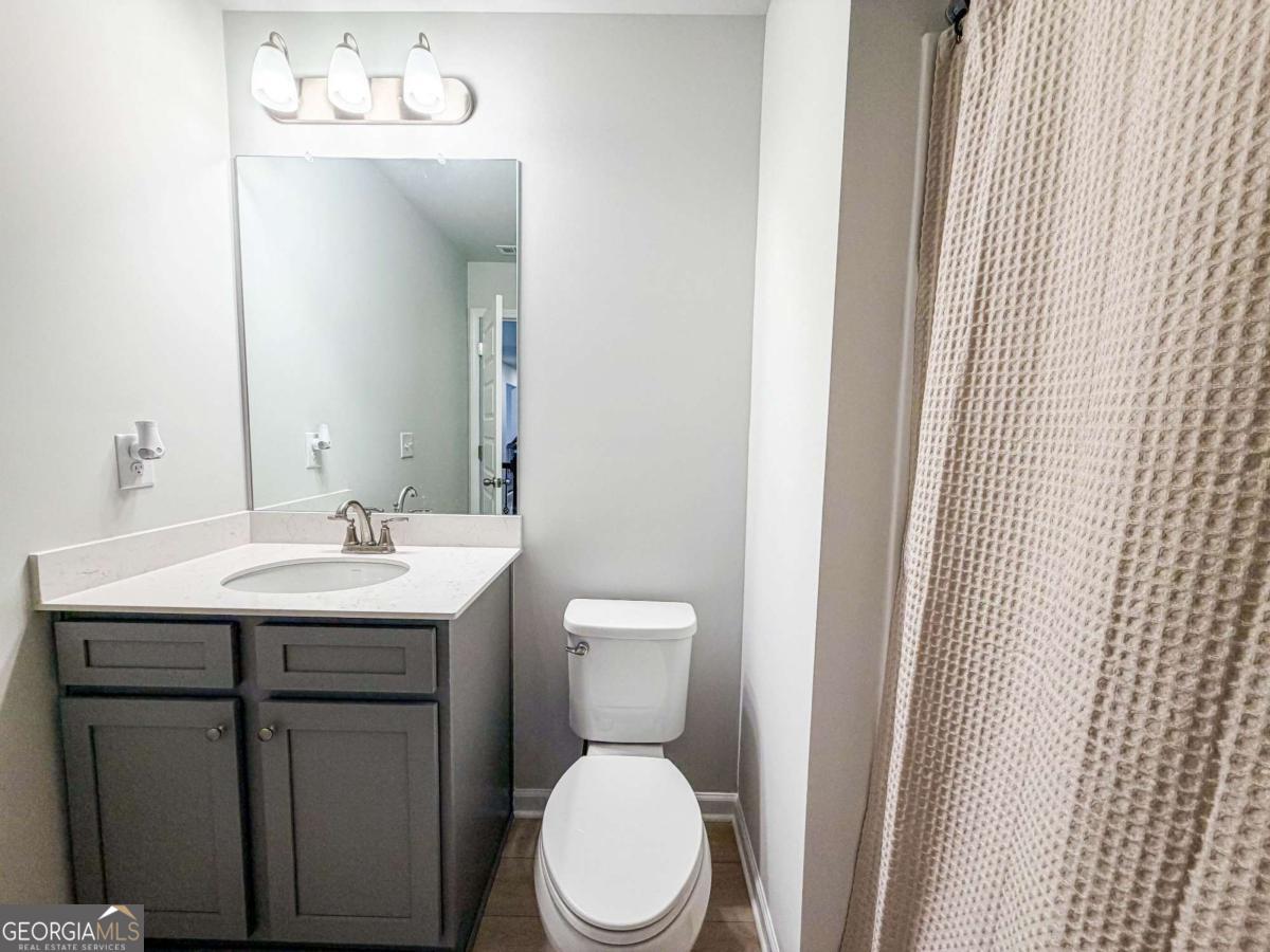628 Sidney Street Property Photo 16