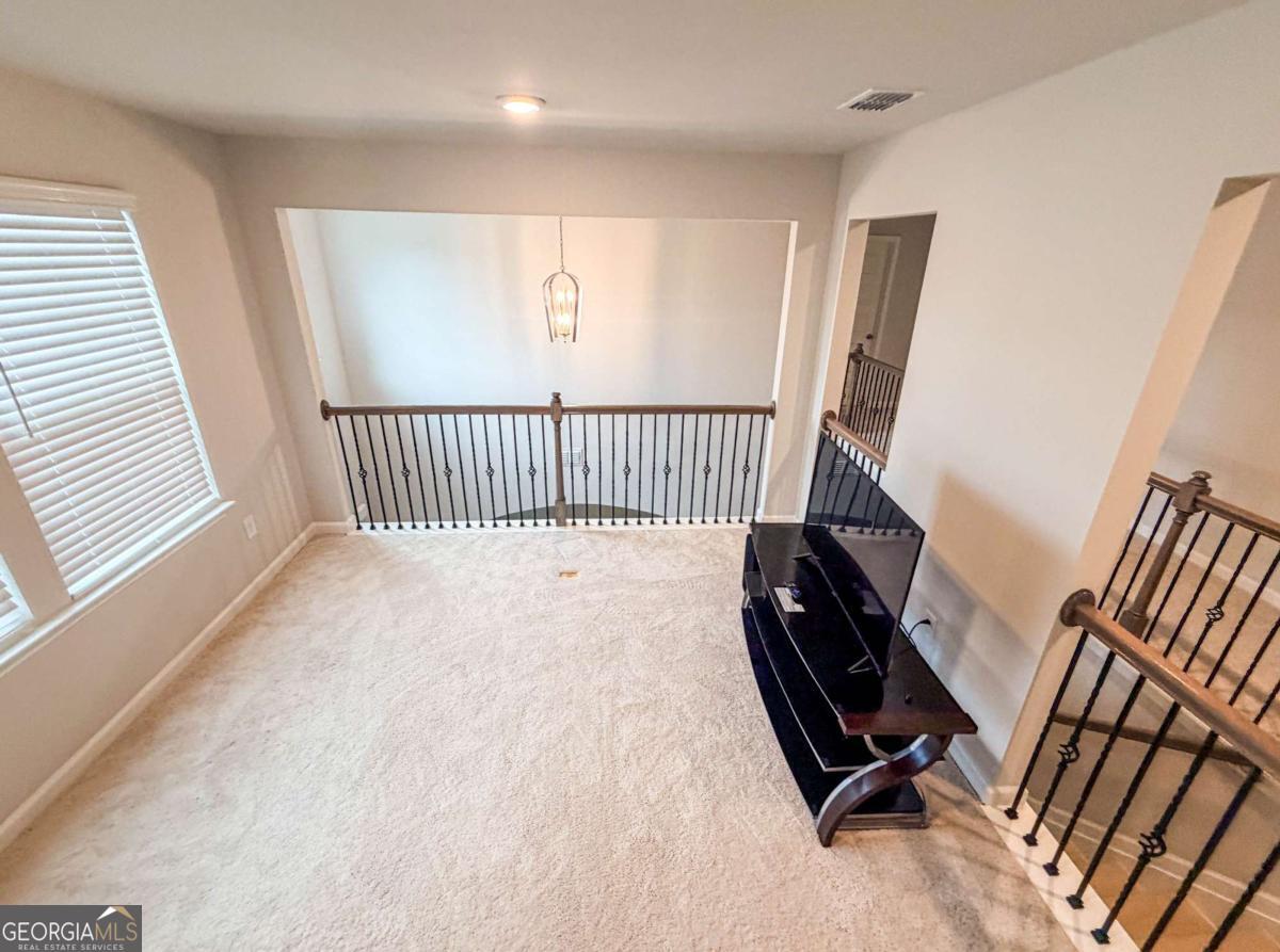 628 Sidney Street Property Photo 31