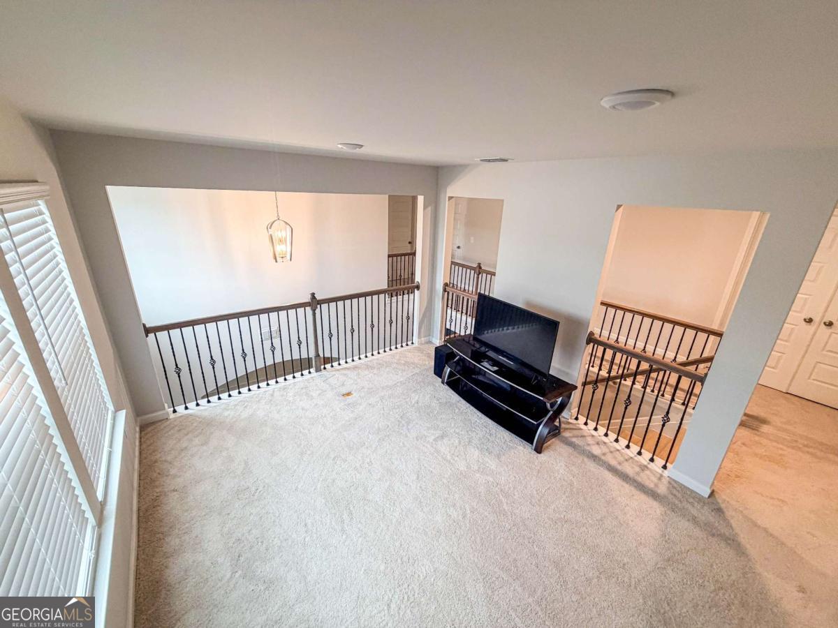 628 Sidney Street Property Photo 42