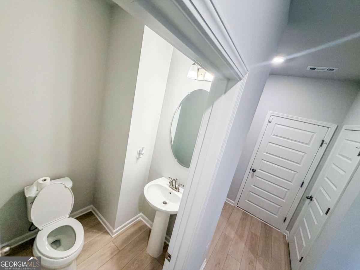 628 Sidney Street Property Photo 48