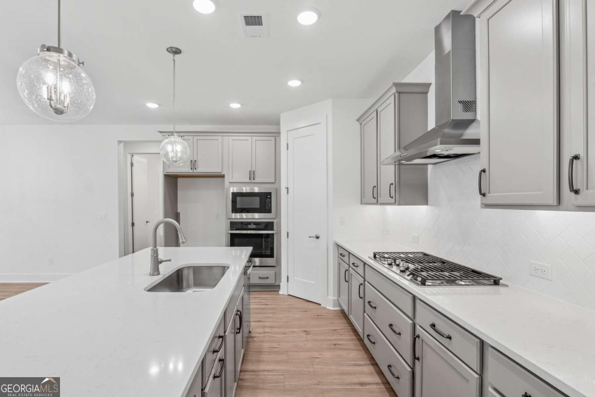 580 Barnfield Way Property Photo 8