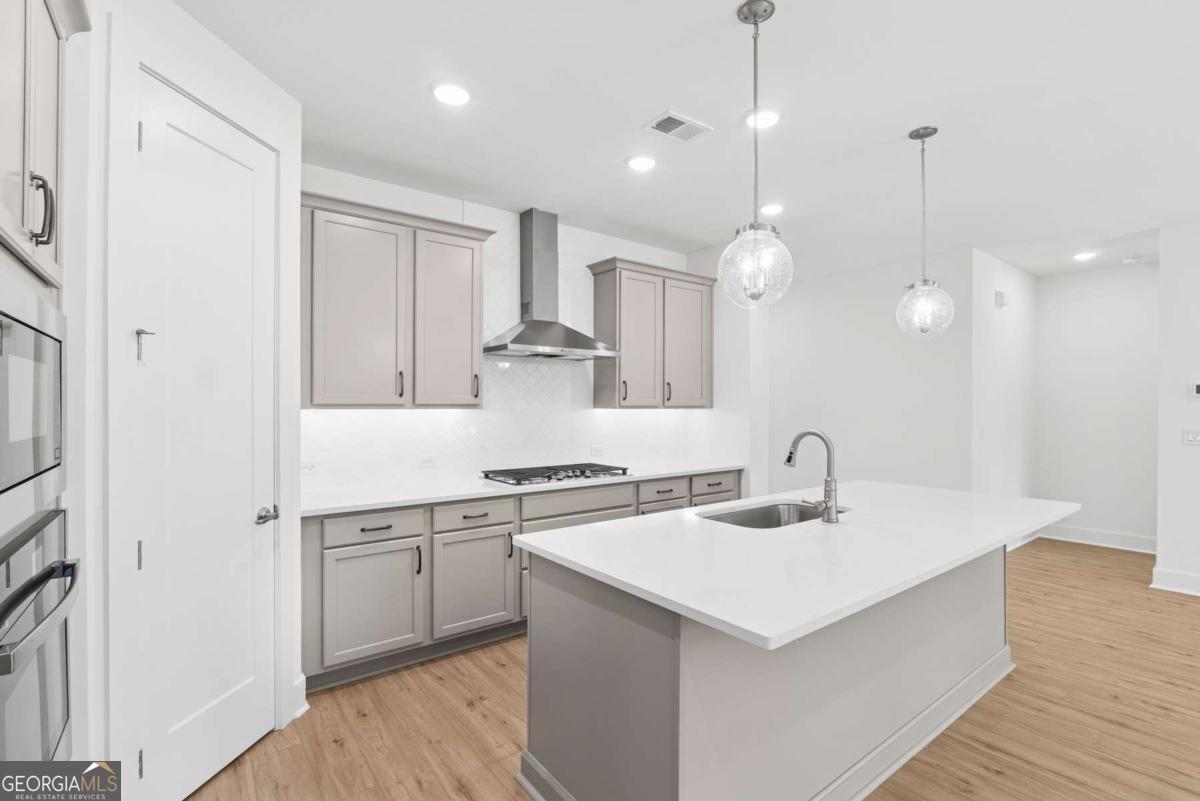 580 Barnfield Way Property Photo 10